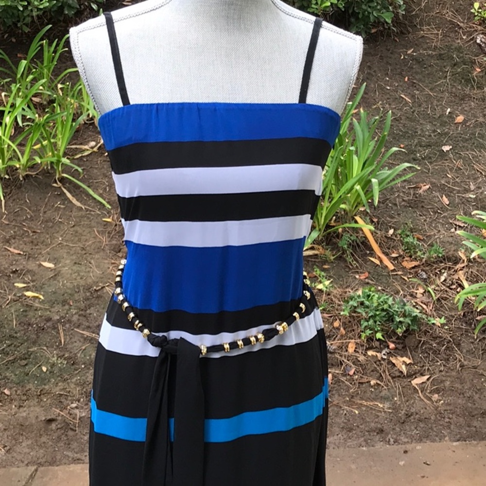 Dress - Picture 2 of 6